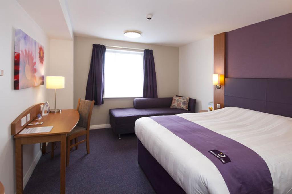 Premier Inn Swanley Екстериор снимка