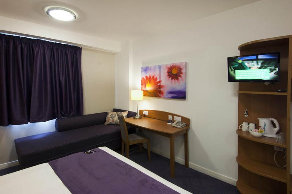 Premier Inn Swanley Екстериор снимка