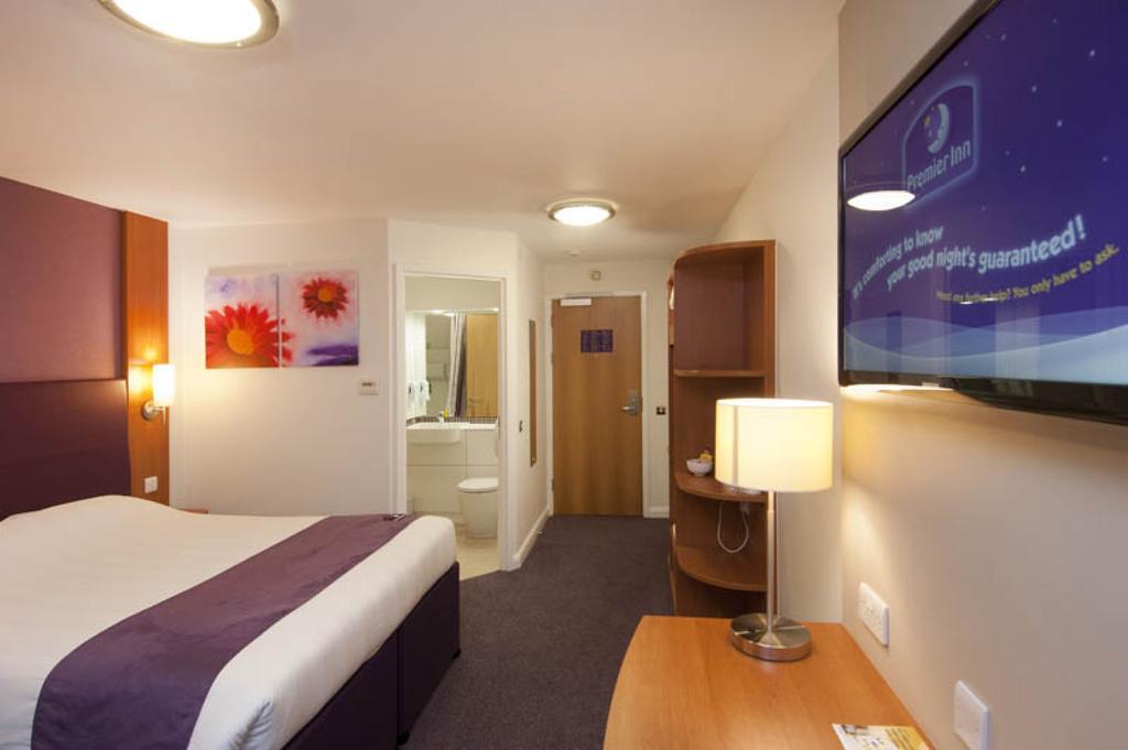 Premier Inn Swanley Екстериор снимка