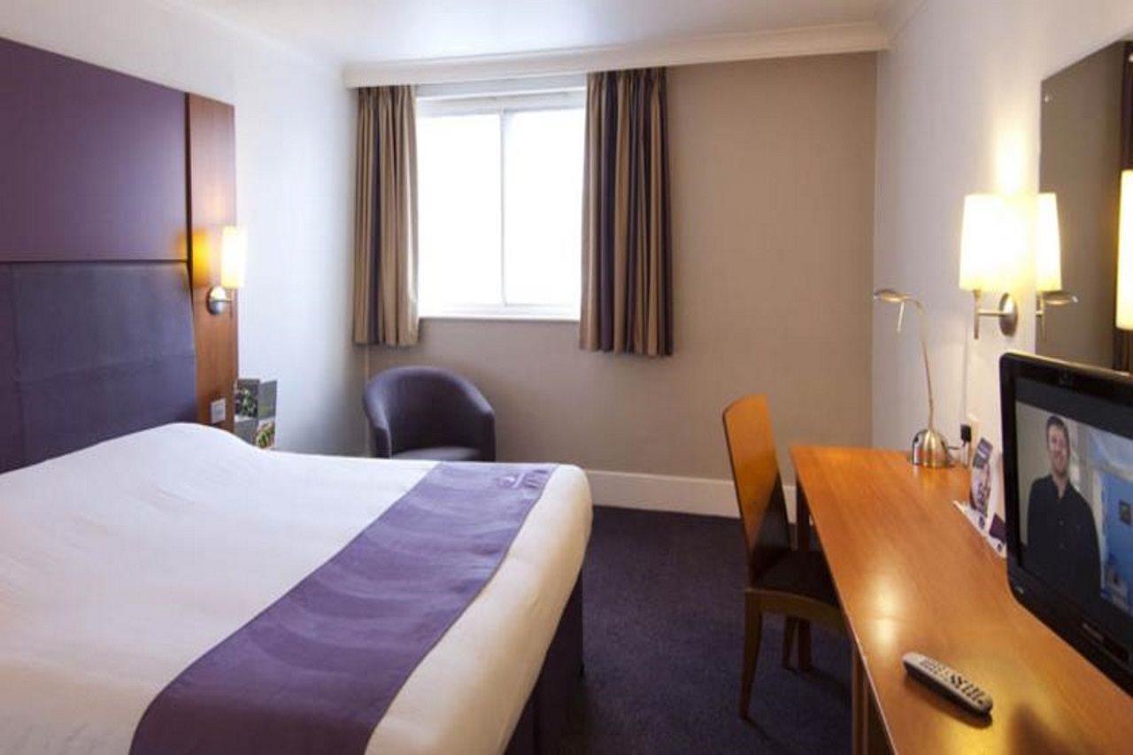 Premier Inn Swanley Екстериор снимка