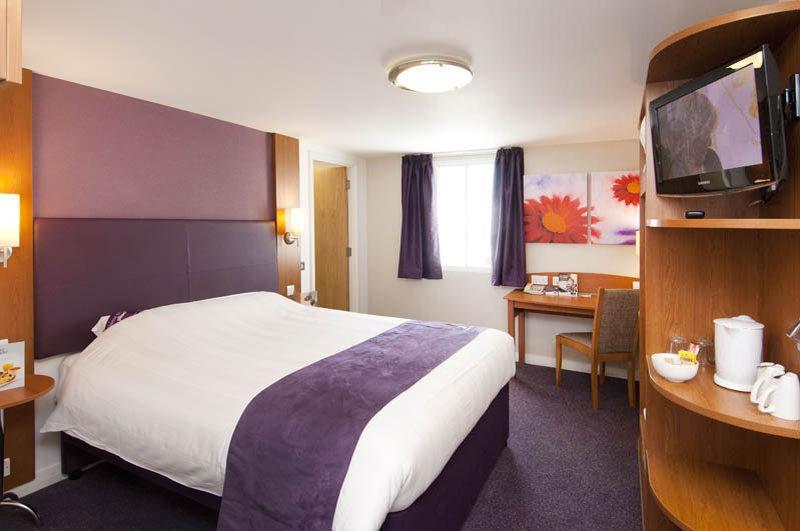 Premier Inn Swanley Екстериор снимка